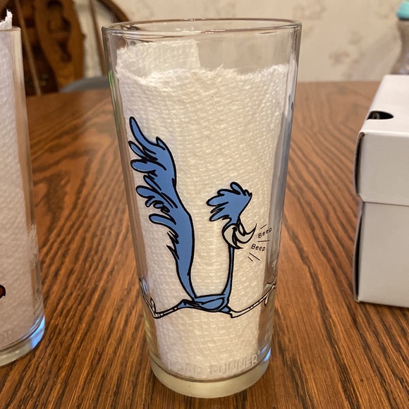 Vintage Looney Tunes Warner Brothers 1970’s Pepsi Collector Glasses - Picture 3 of 11